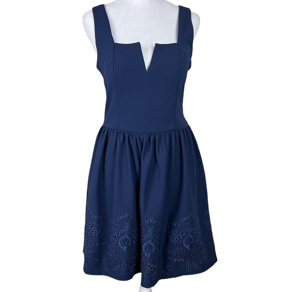 Mi Ami Short Navy Dress Eyelet Lace size m - Picture 3 of 15